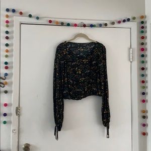 Crop blouse open arms